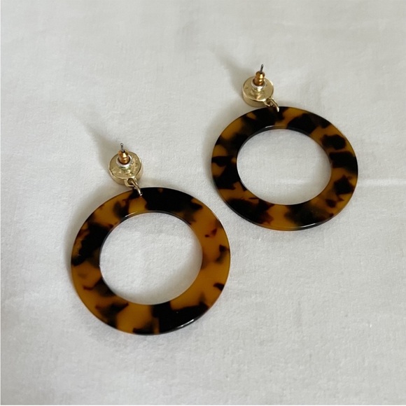 Rocksbox Tortoiseshell Hoop Earrings - Picture 2 of 2